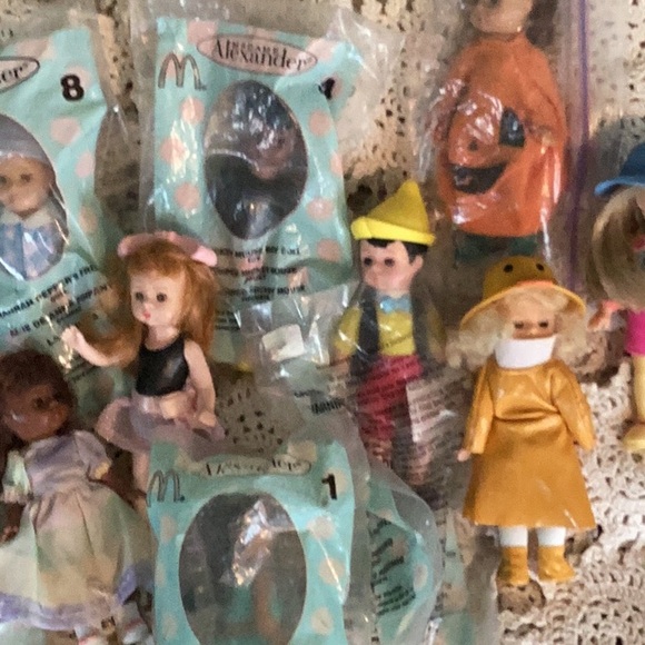 💗 Madame Alexander Dolls McDonald's Promotional Set of 11